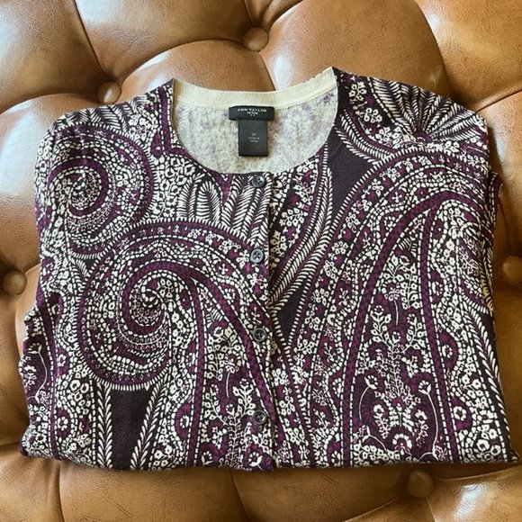 Like new! Ann Taylor Petite Lightweight Button Sweater / Cardigan - Picture 1 of 10
